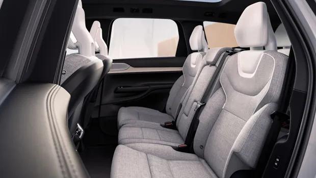 Volvo EX90 2023 back seats