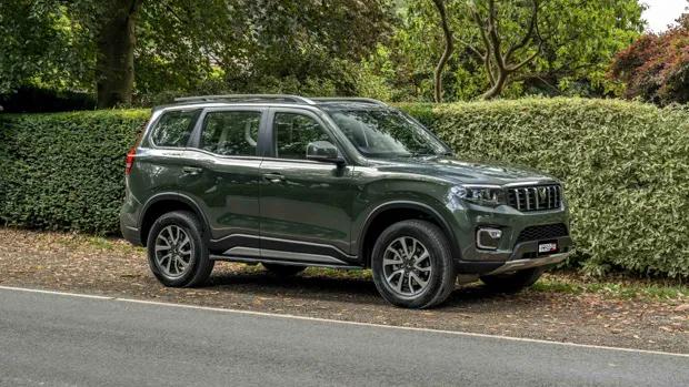 Mahindra Scorpio 2023 front 3/4 city