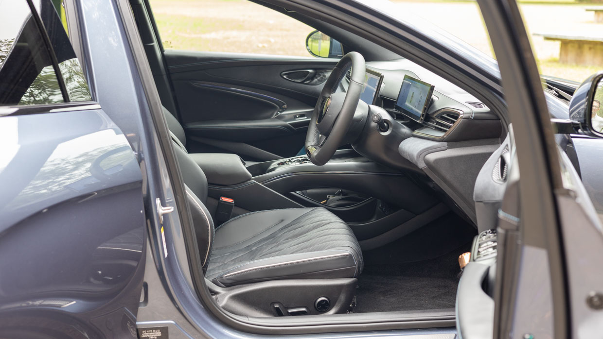 BYD Seal Performance 2024 thaumas black interior
