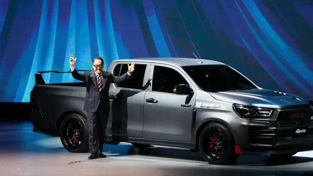 Akio Toyoda with the Hilux Revo performance model 2022