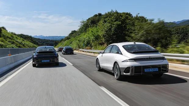 Hyundai Ioniq 6 2023 first drive group