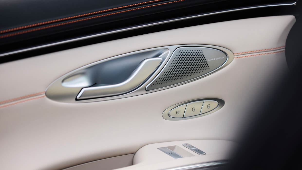 2025 Genesis GV70 Signature Sport interior door cards