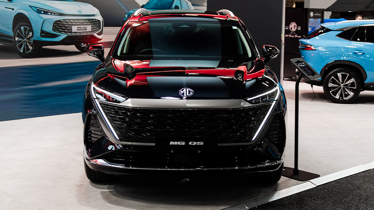 MG’s new seven-seat Hyundai Santa Fe and Toyota Kluger-challenging QS is up to $15,000 than cheaper rivals…for now