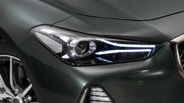 2018 Genesis G70 headlight detail