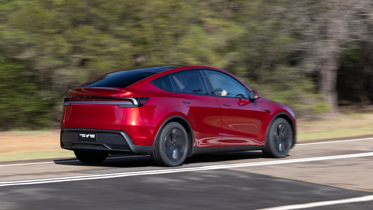 Tesla Model Y RWD 2025 driving 9