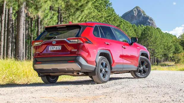 Toyota RAV4 Cruiser FWD Hybrid 2023 review