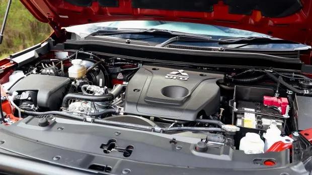 Mitsubishi Triton GSR 2022 -13