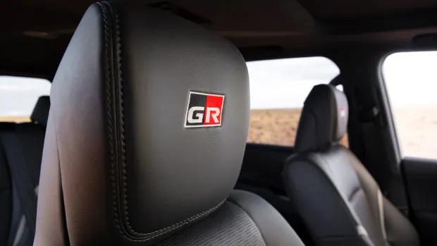 Toyota Land Cruiser 2022 GR headrests