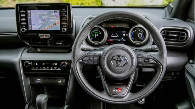 Toyota Yaris Cross GR Sport 2023 steering wheel