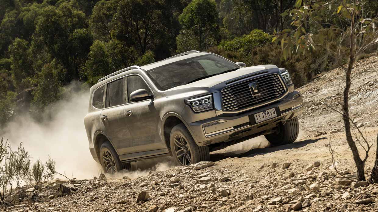 GWM Tank 500 Ultra Hybrid 2024 driving off road