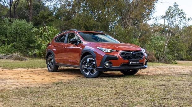 Subaru Crosstrek 2.0S 2023 front 3/4 far