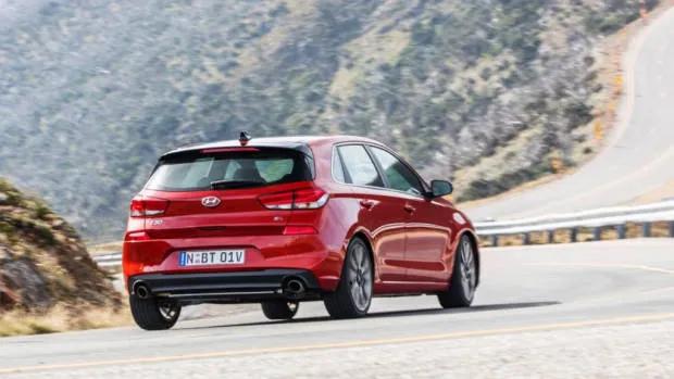 2017 Hyundai i30 SR Premium Rear End Driving