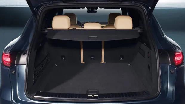 2018 Porsche Cayenne bootspace