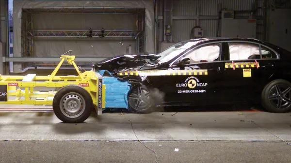 Mercedes-Benz C-Class 2022: safe sedan scores five stars in ANCAP testing