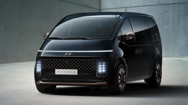 Hyundai Staria 2021 front