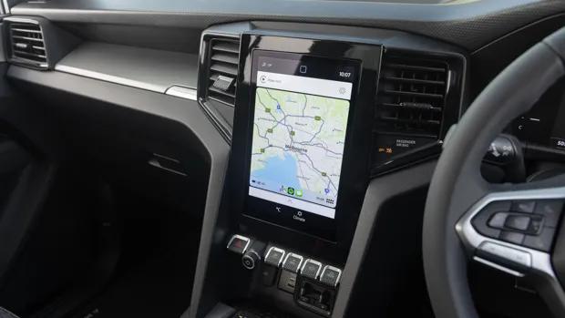 Volkswagen Amarok 2023 Life front screen
