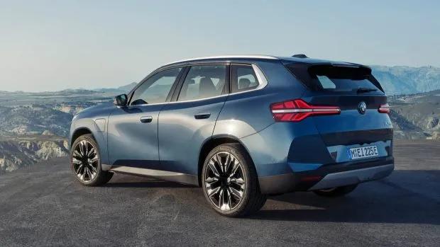 2025 BMW X3 G45 rear 3/4 angle static