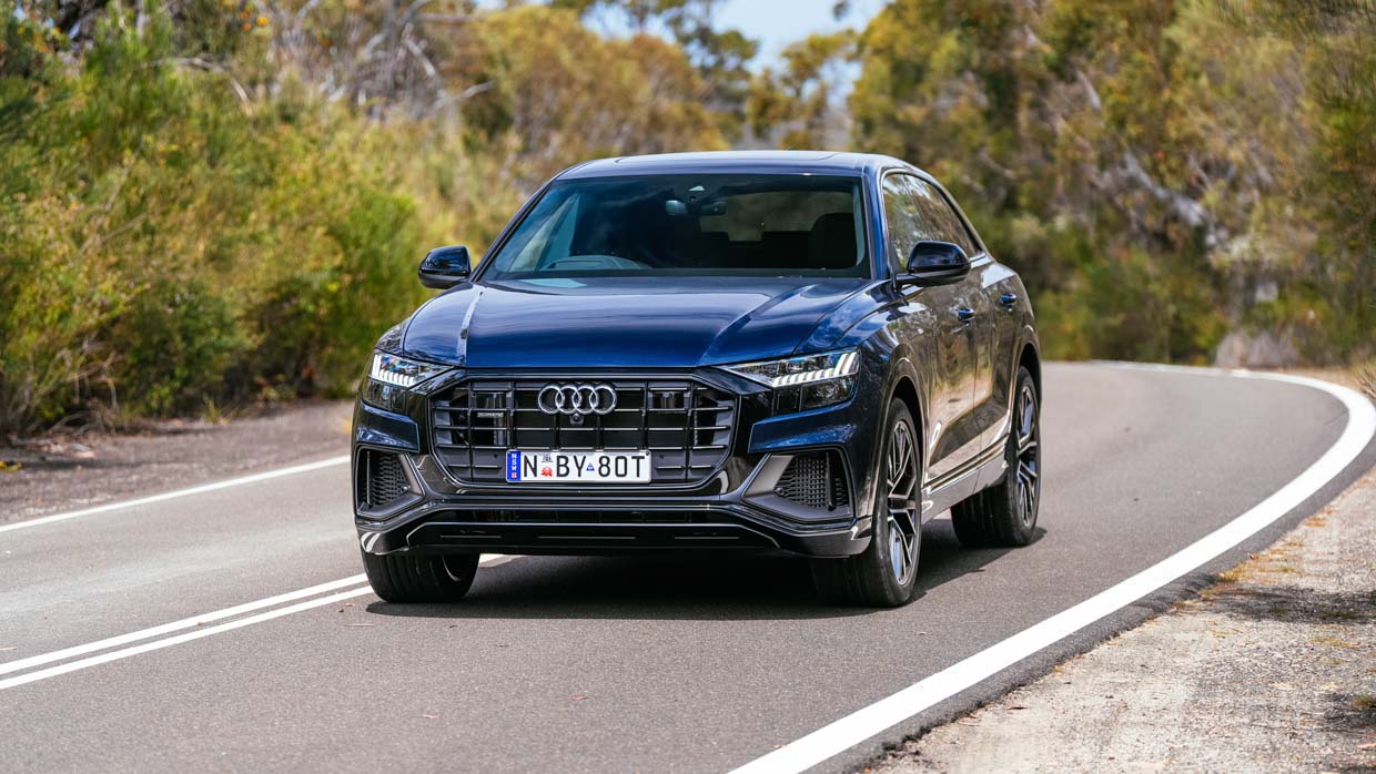 Audi Q8 60 TFSIe 2024 driving front 5