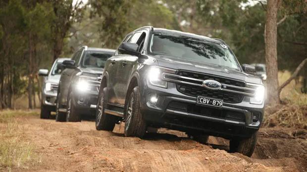 Ford Everest Sport 2022 dirt articulation