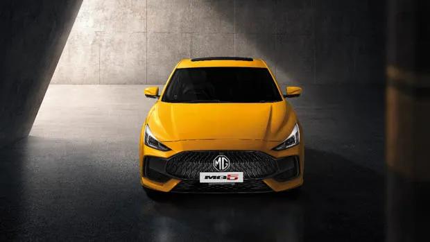 2023 MG MG5 yellow front end shot