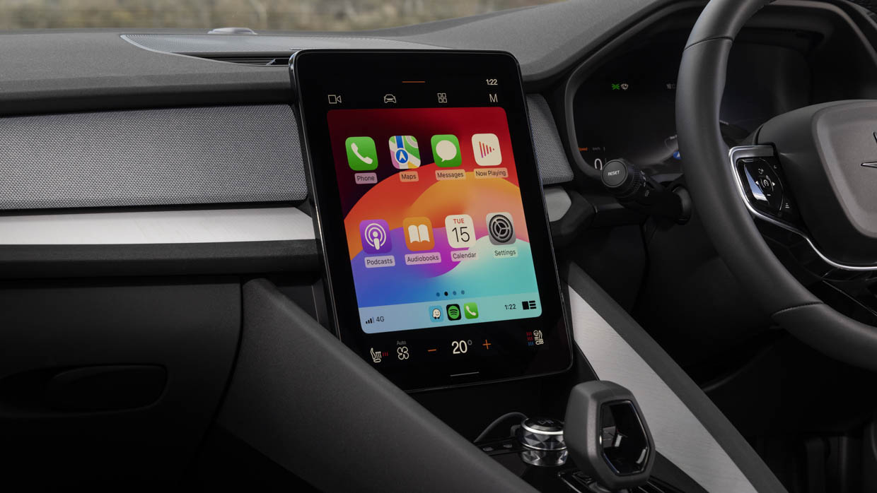 MY24 Polestar 2 long range dual motor interior screen Apple CarPlay