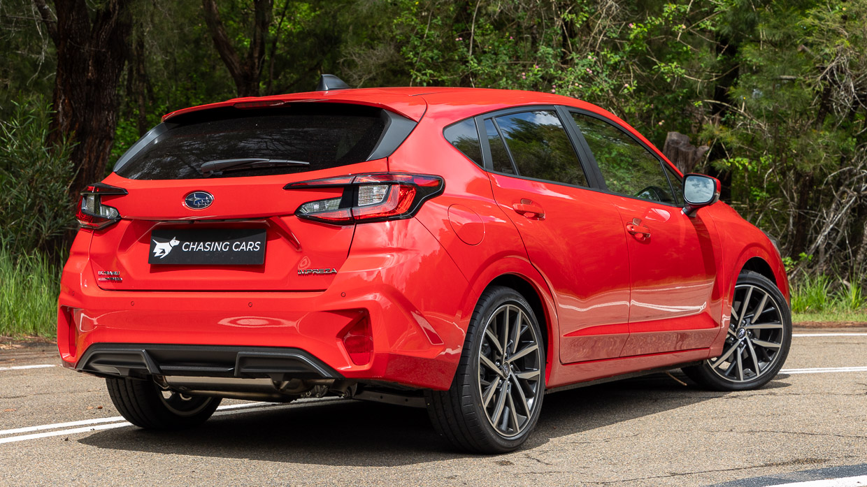Subaru Impreza 2.0S 2024 rear 3/4