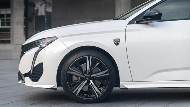 Peugeot 308 GT Sport PHEV 2023 front section