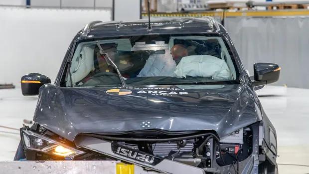 Isuzu MU-X 2022 ANCAP front crash view
