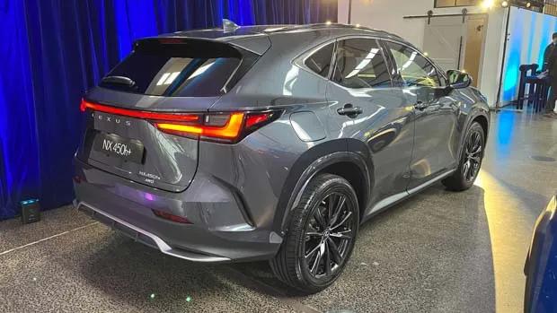 Lexus NX 450h F Sport 2022 rear end