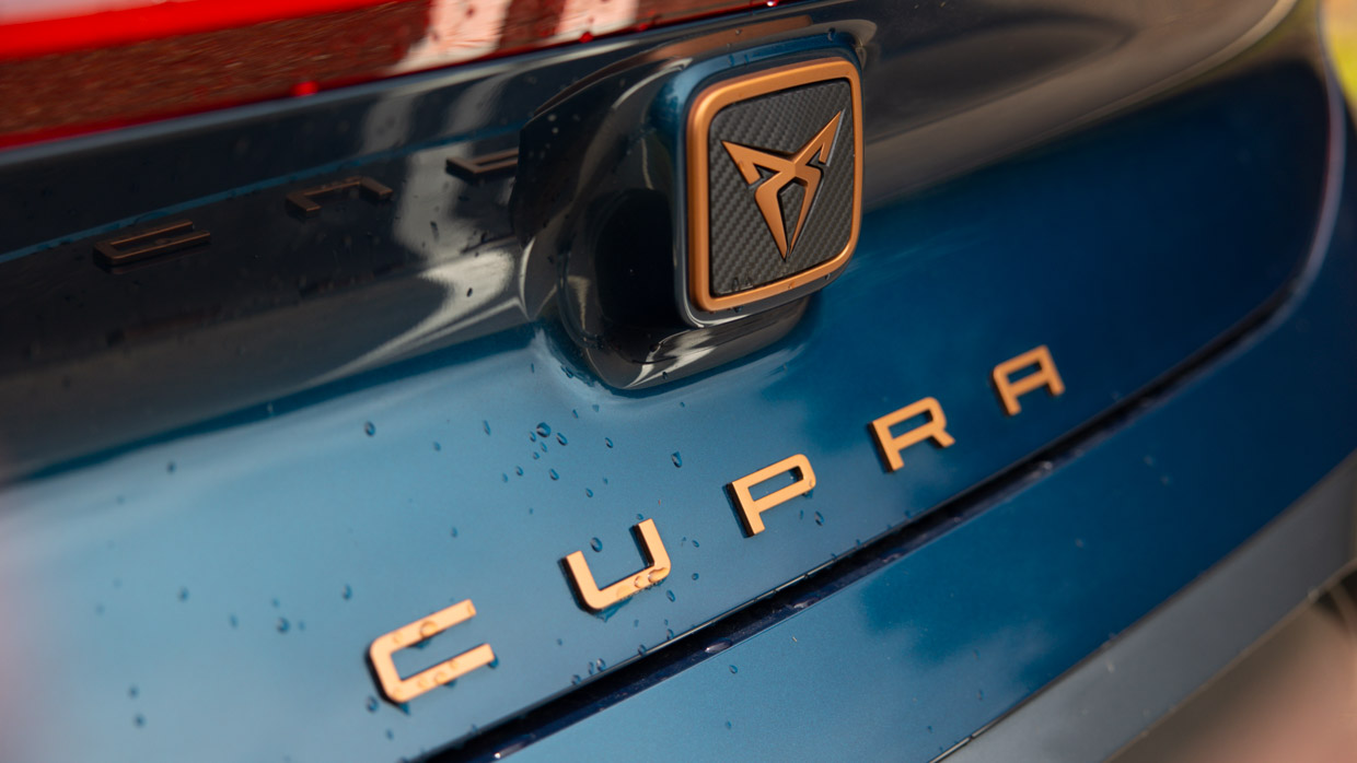 Cupra Born LT 2025 badge
