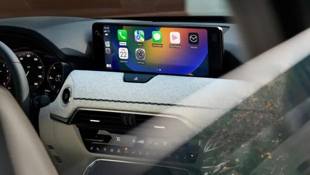 Mazda CX-90 2023 touchscreen