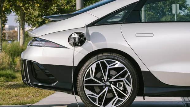 2023 Hyundai Ioniq 6 charging with cable