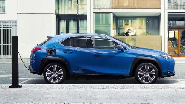 Lexus UX 300e EV 2021 charging